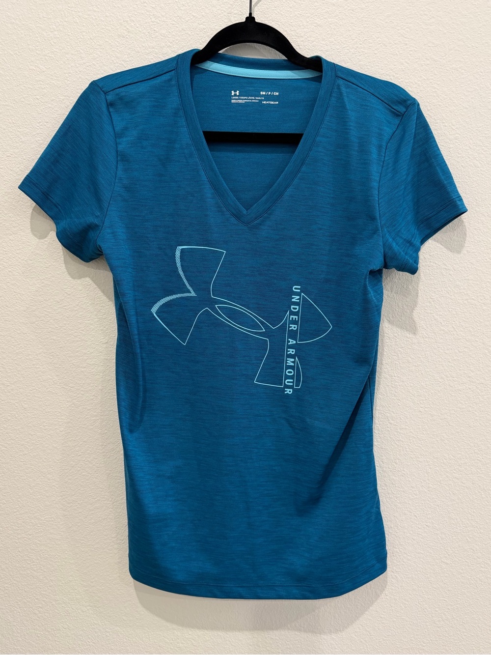Under Armour Women's Teal V-Neck Performance Tee, size small